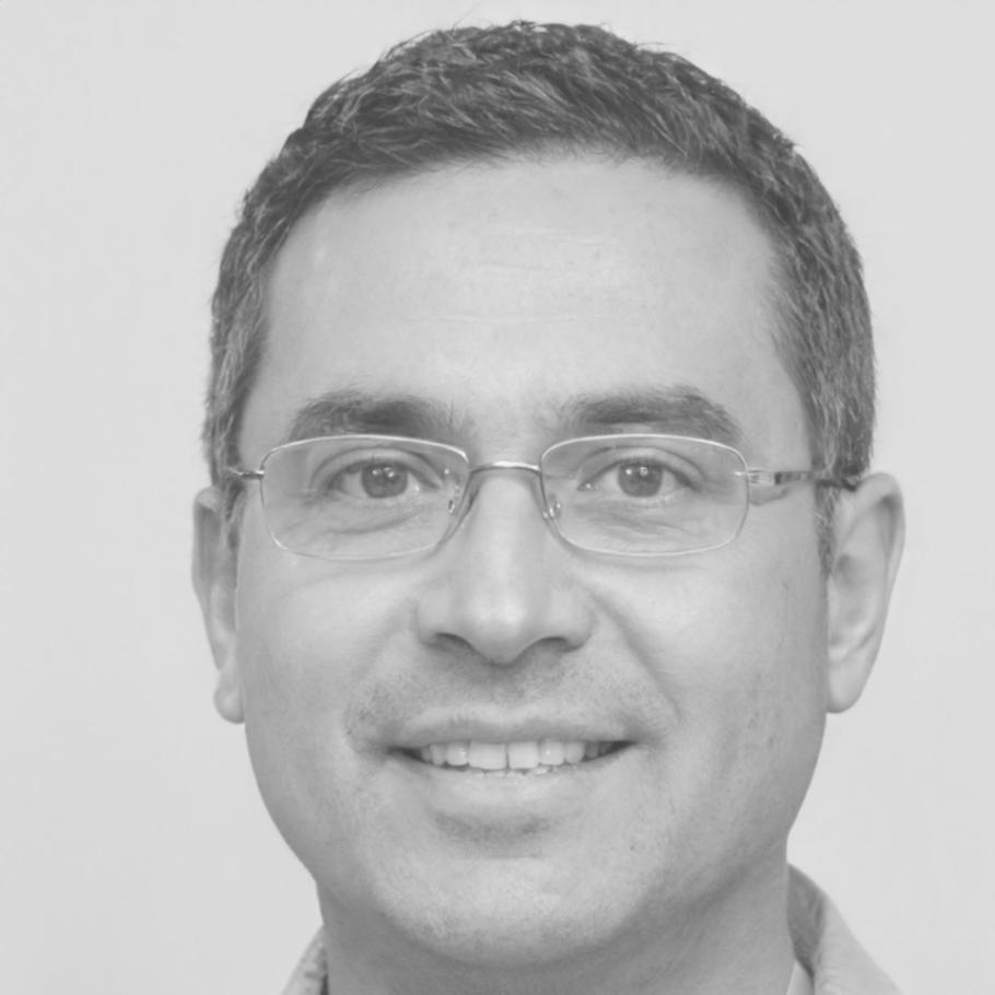 Financial planning specialist with practical teaching approach